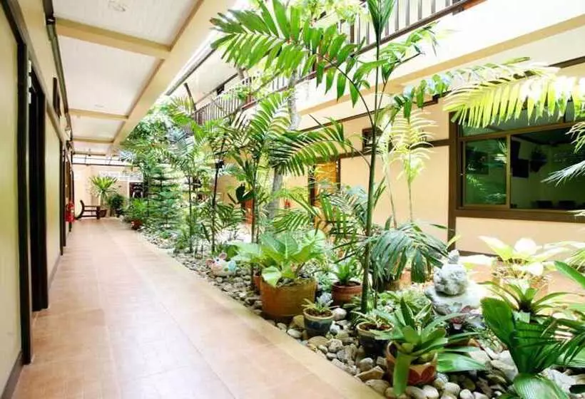 Отель Baan Na Khon