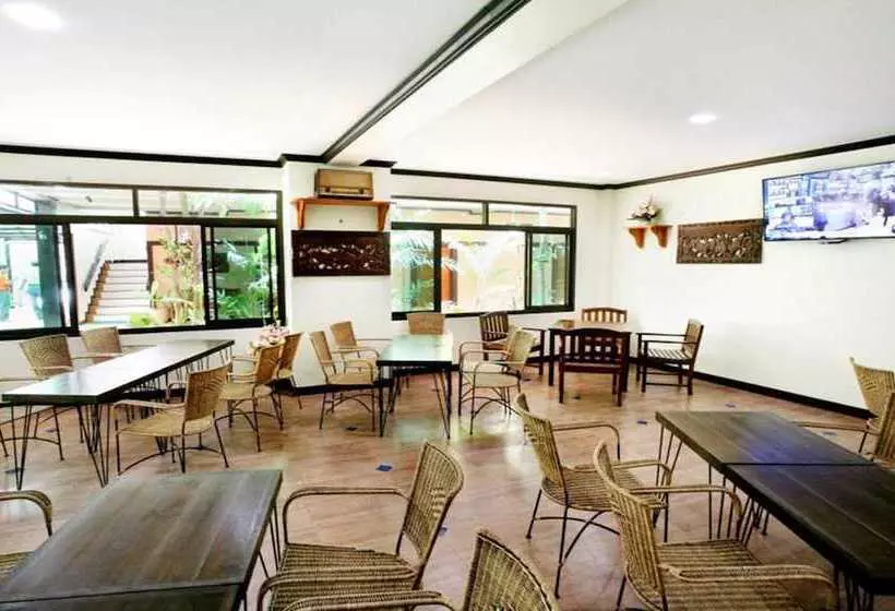 Отель Baan Na Khon