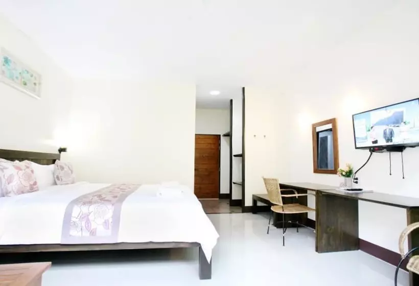 Отель Baan Na Khon