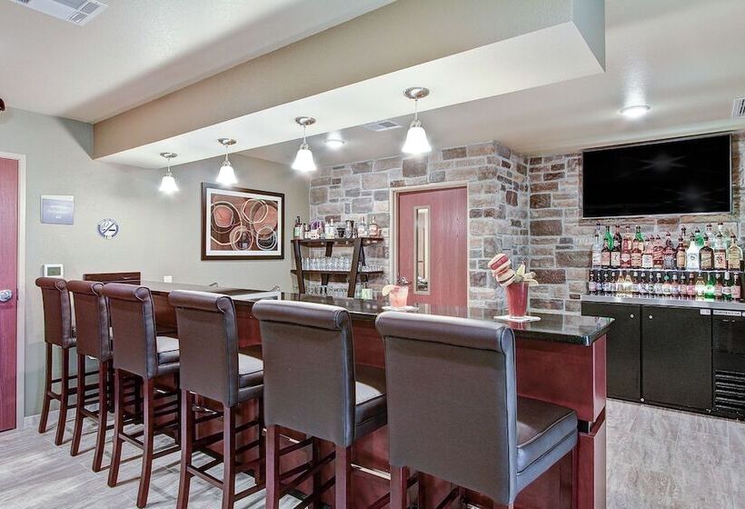 Cobblestone Hotel & Suites Pulaski/green Bay