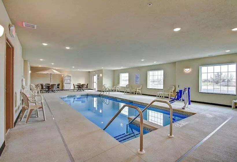 Cobblestone Hotel & Suites Pulaski/green Bay