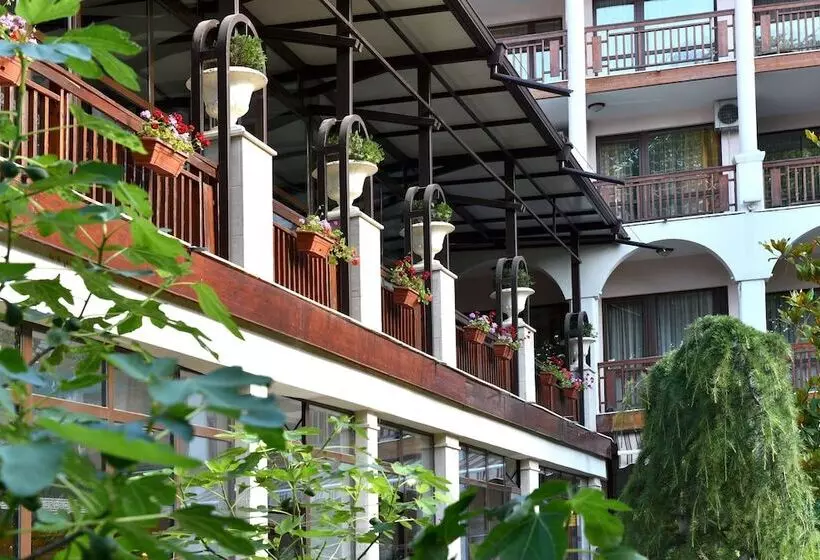 호텔 Estreya Palace & Residence