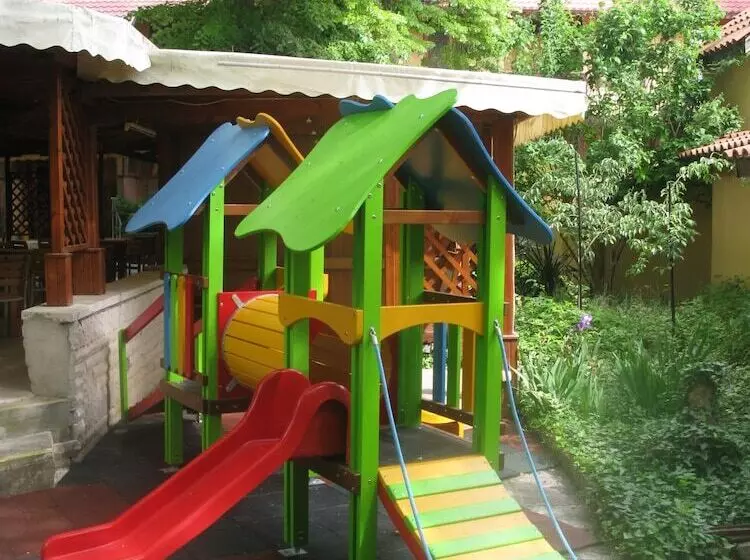 호텔 Estreya Palace & Residence