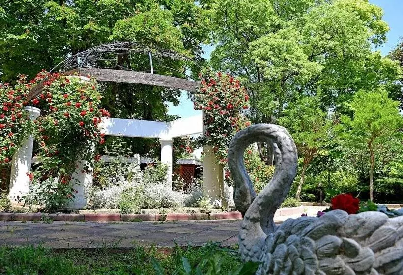 호텔 Estreya Palace & Residence