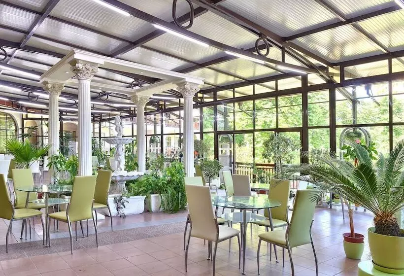 호텔 Estreya Palace & Residence