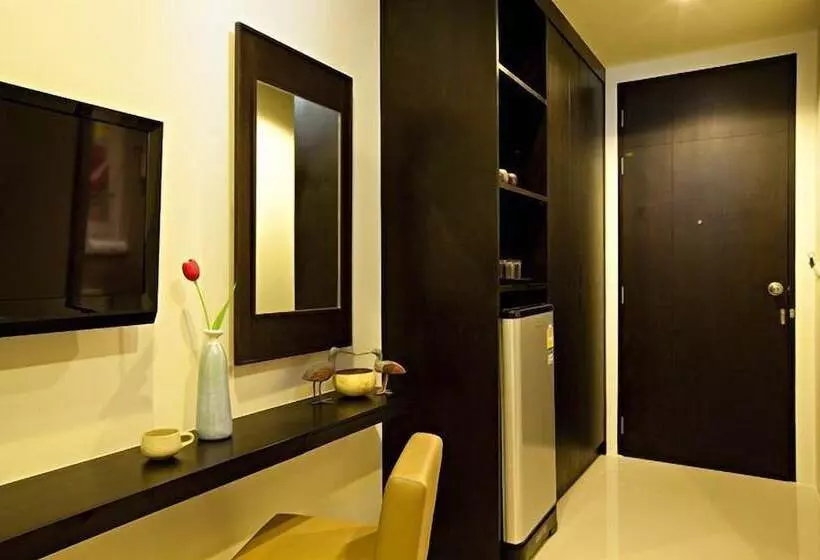 Hotelli Leisure Place Phuket