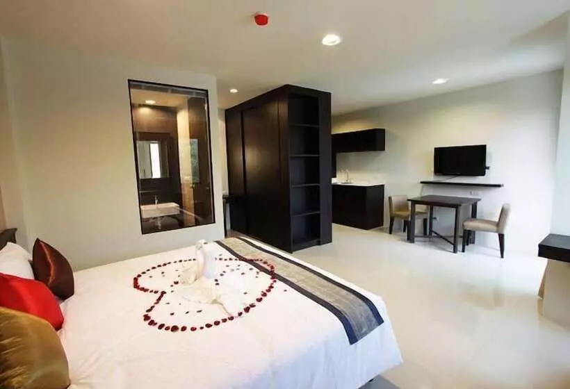 Hotelli Leisure Place Phuket