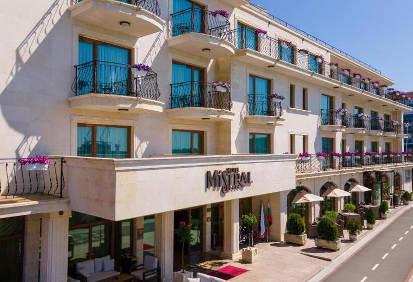 ホテル Mistral