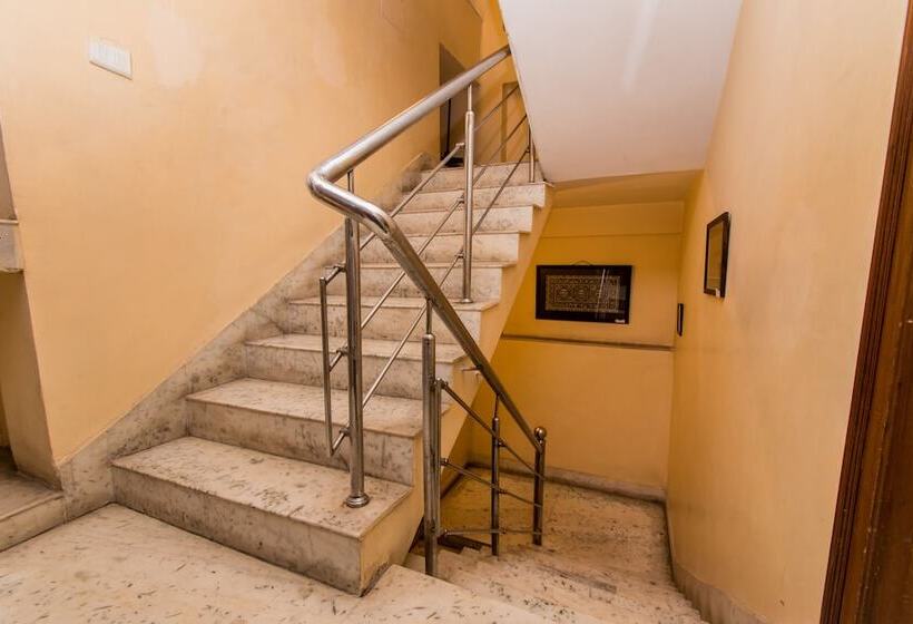 هتل Oyo Rooms Bangur Avenue