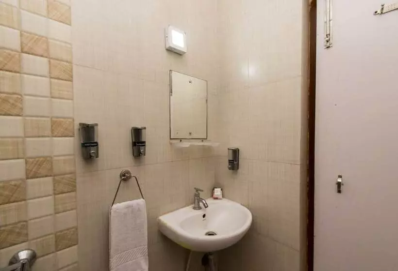 هتل Oyo Rooms Bangur Avenue