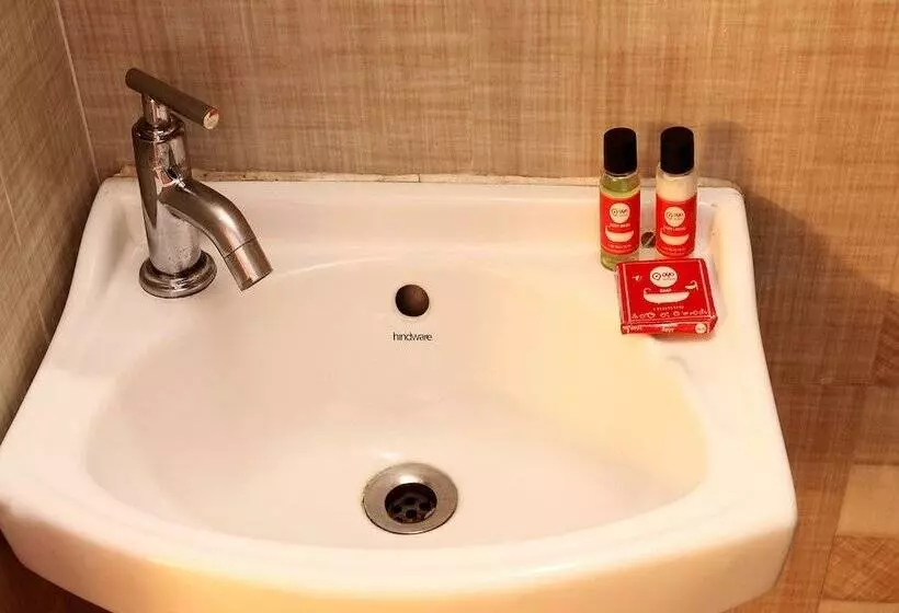 هتل Oyo Rooms Bangur Avenue