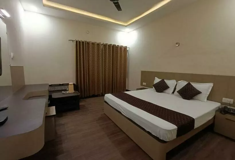 ホテル Padmini International  Sigra