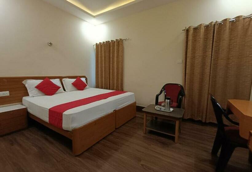 هتل Padmini International  Sigra