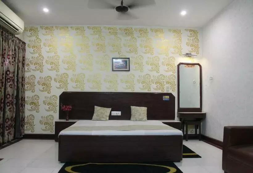 ホテル Padmini International  Sigra