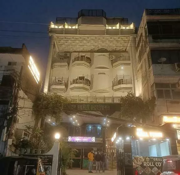 ホテル Padmini International  Sigra