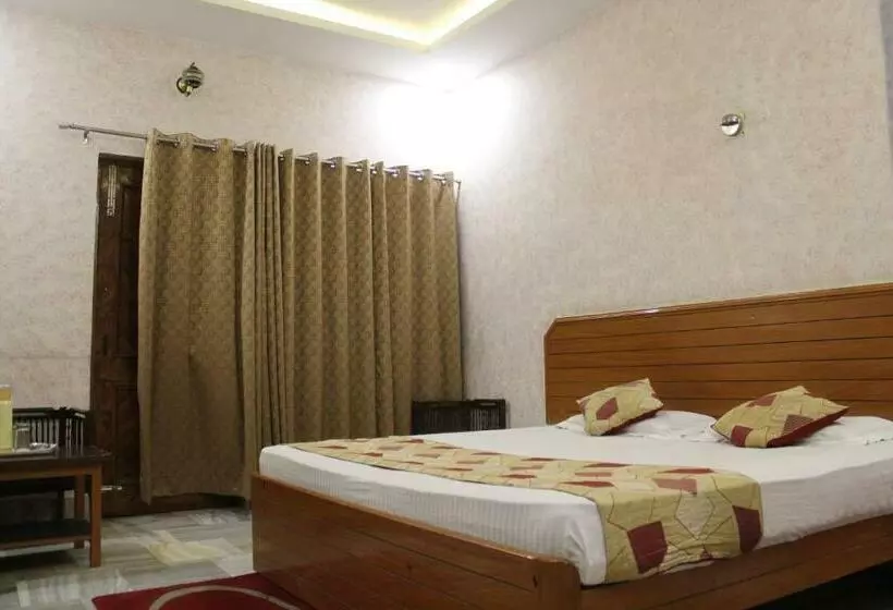 ホテル Padmini International  Sigra