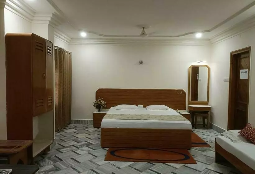 ホテル Padmini International  Sigra