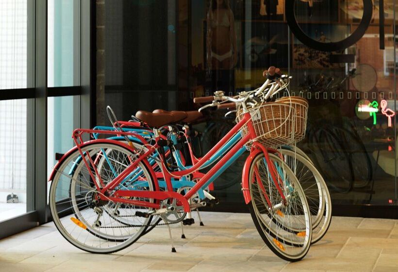 בית מלון כפרי Qt Bondi