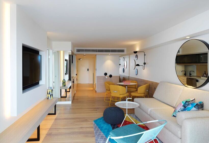 בית מלון כפרי Qt Bondi