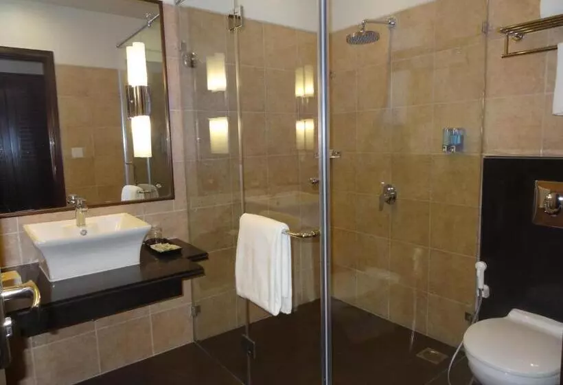 בית מלון כפרי Regenta Central Hestia Dahej, Bhensali