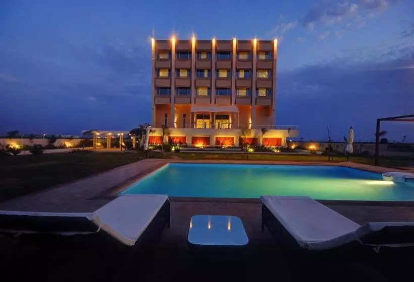 בית מלון כפרי Regenta Central Hestia Dahej, Bhensali