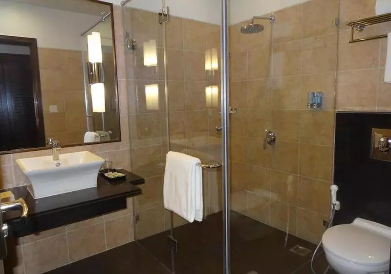 בית מלון כפרי Regenta Central Hestia Dahej, Bhensali