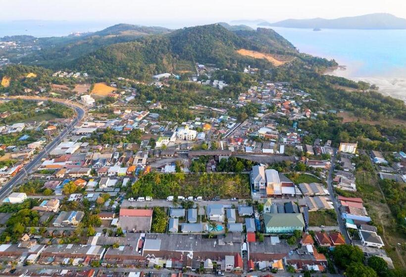 فندق Sunsuko Village Panwa