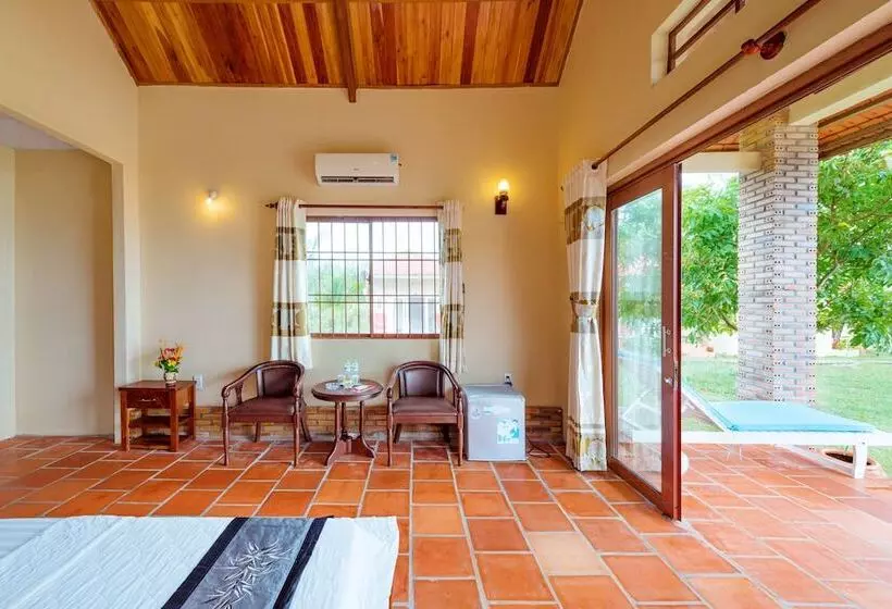 هتل Vung Bau Resort