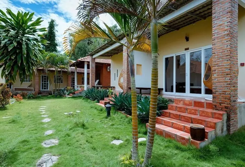 هتل Vung Bau Resort