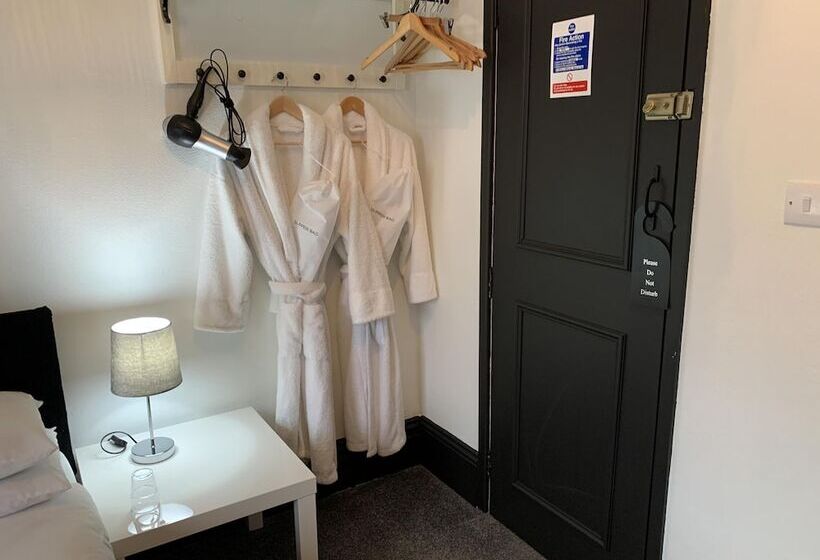 بنسيون Kingsmere Guest House