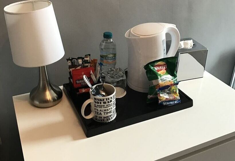 بنسيون Kingsmere Guest House