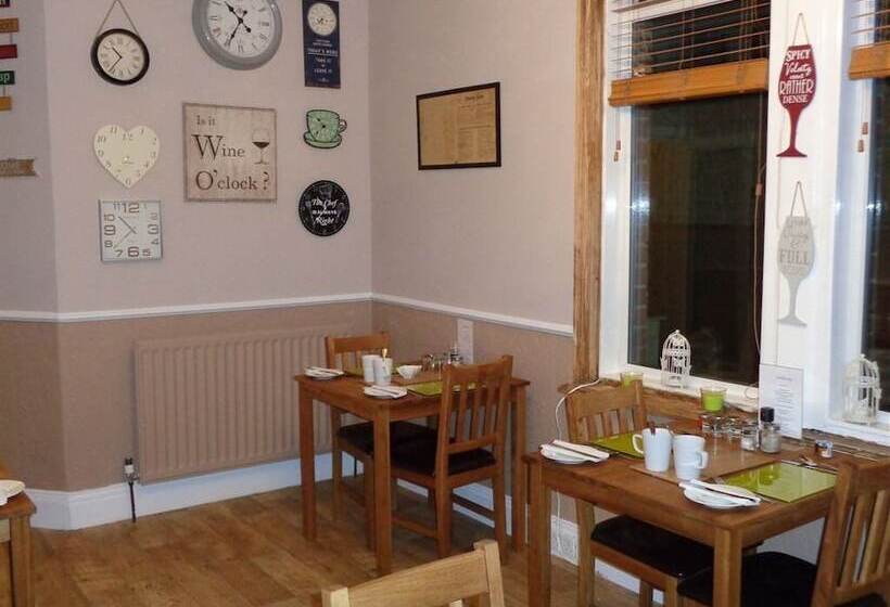 بنسيون Kingsmere Guest House