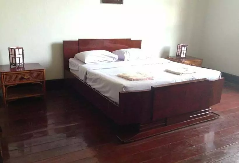 پانسیون Salachampa