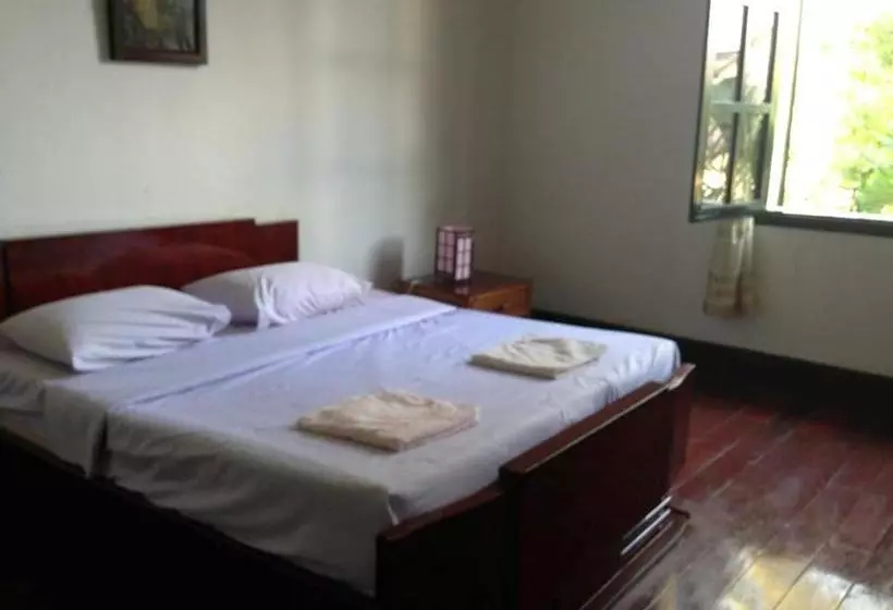 پانسیون Salachampa