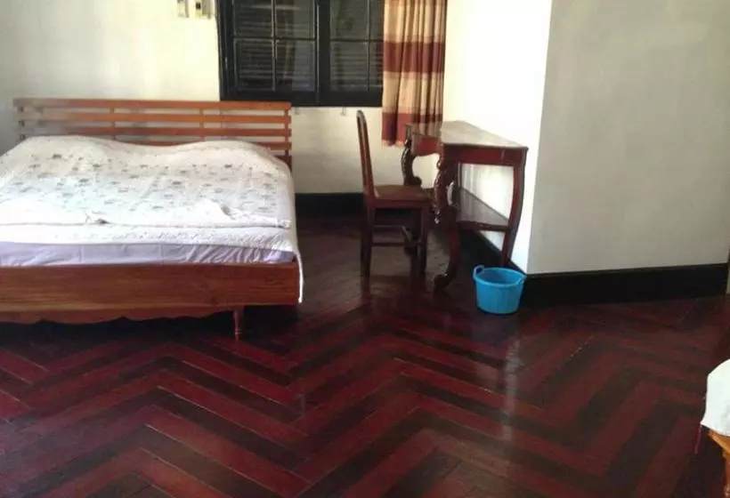 پانسیون Salachampa