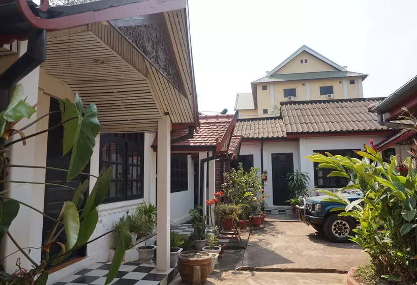 پانسیون Salachampa