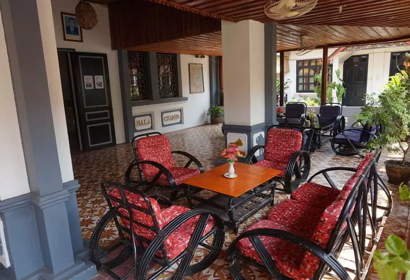 پانسیون Salachampa