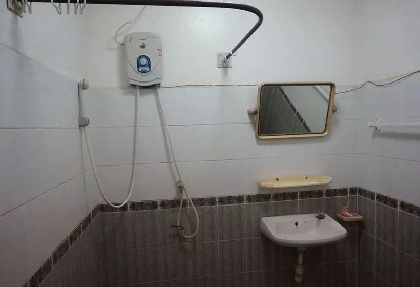 پانسیون Salachampa