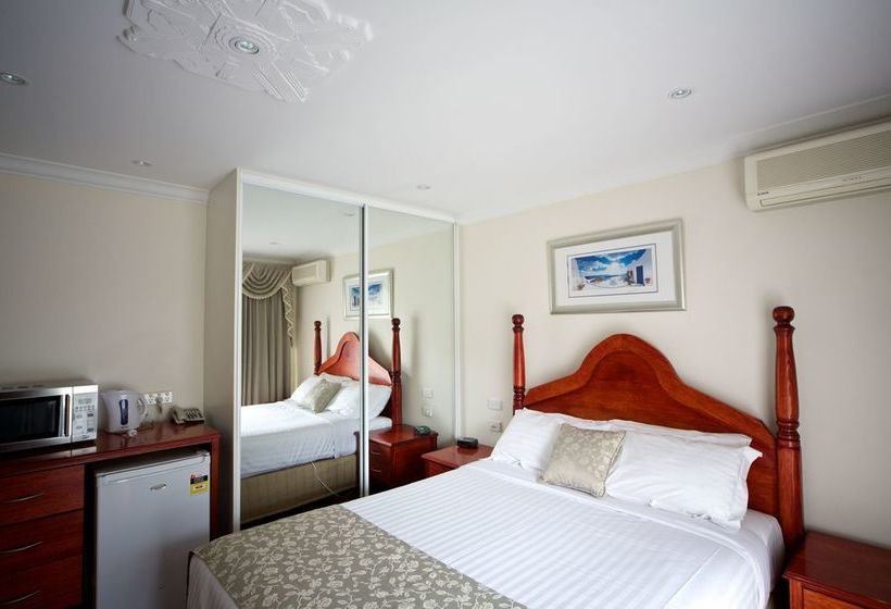 Sanctuary House Resort Motel