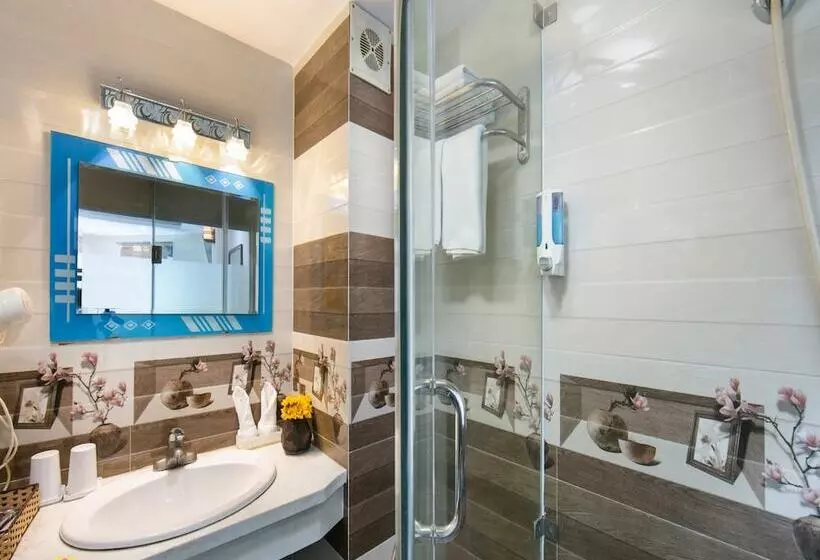 Quang Chung Hotel Le Van Thiem