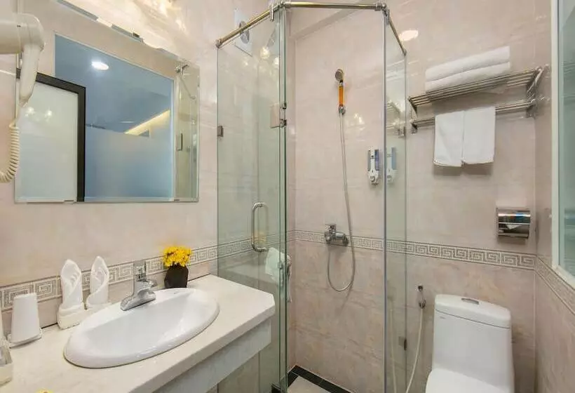 Quang Chung Hotel Le Van Thiem