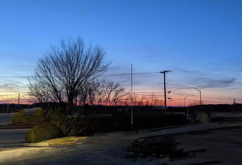 Hotelli South Side Inn   Burlington