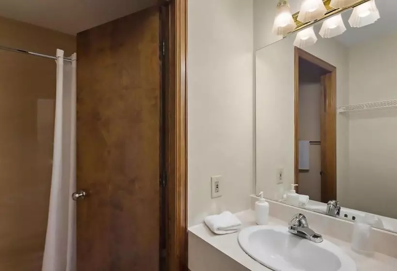 Hotelli South Side Inn   Burlington