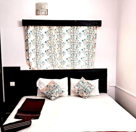 Hotel Swizel S Stays