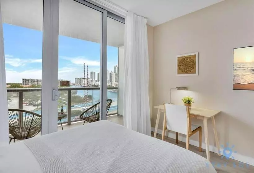 Retkeilymaja Spectacular View With Balcony, Pool, Near Beach