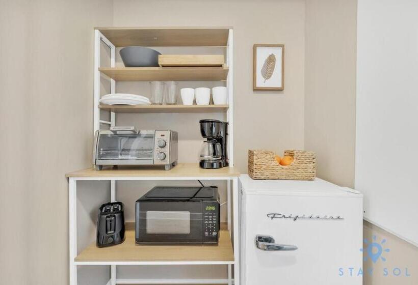 הוסטל Spectacular View With Balcony, Pool, Near Beach