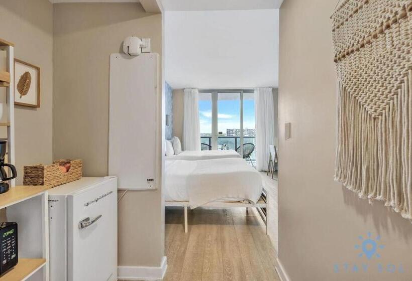 הוסטל Spectacular View With Balcony, Pool, Near Beach