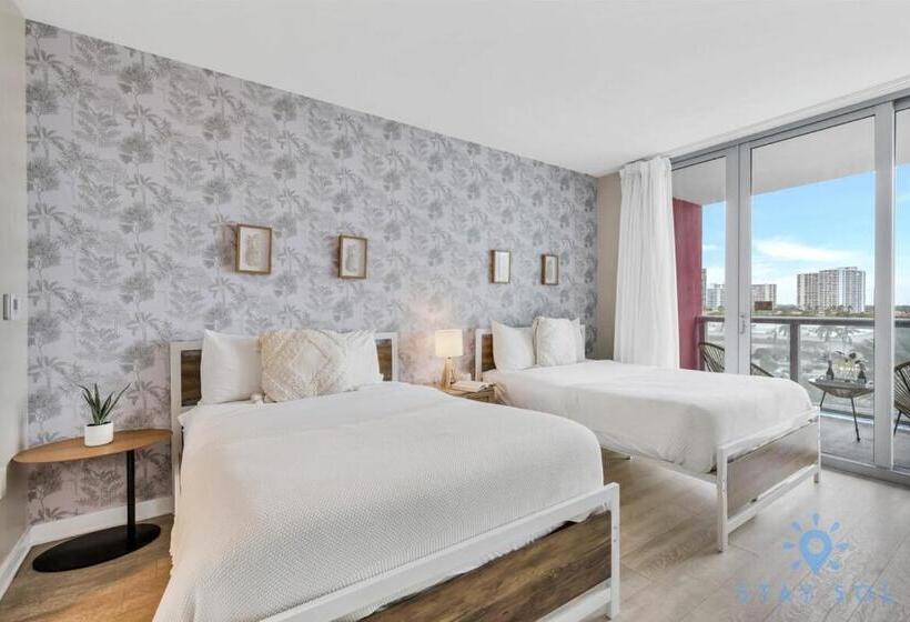 הוסטל Spectacular View With Balcony, Pool, Near Beach