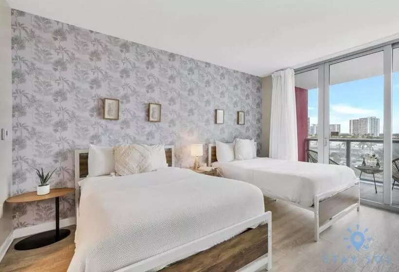 Retkeilymaja Spectacular View With Balcony, Pool, Near Beach