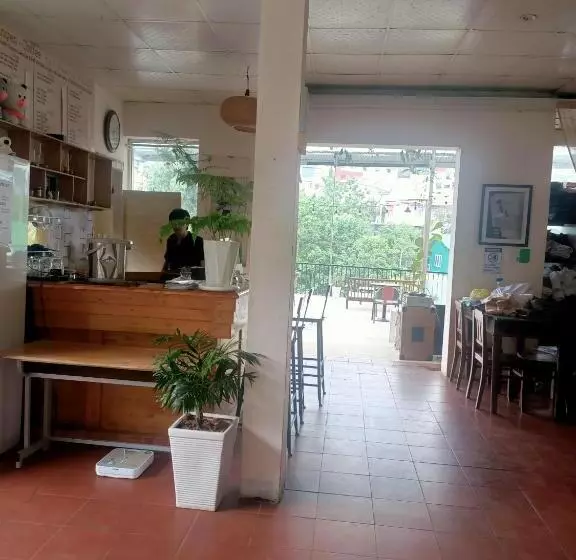 Hotelli Hostel Inn Dalat